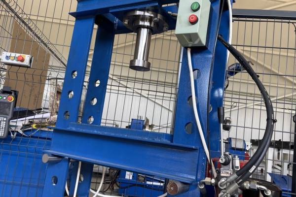 Custom made hydraulic press Bulgaria